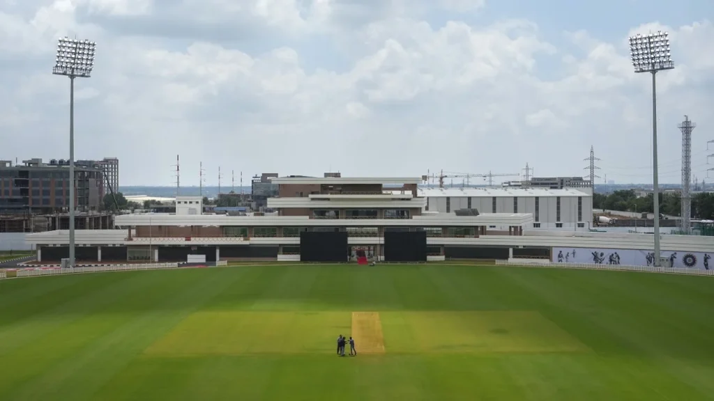 IND-W vs ENG-W